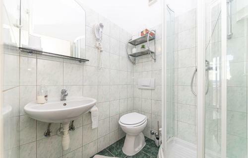 Amazing Apartment In Kastel Stafilic With Wifi