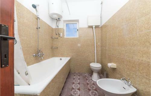 Three-bedroom Apartment In Kastel Stafilic