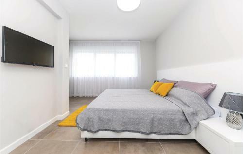 Five-bedroom Holiday Home In Kastel Kambelovac