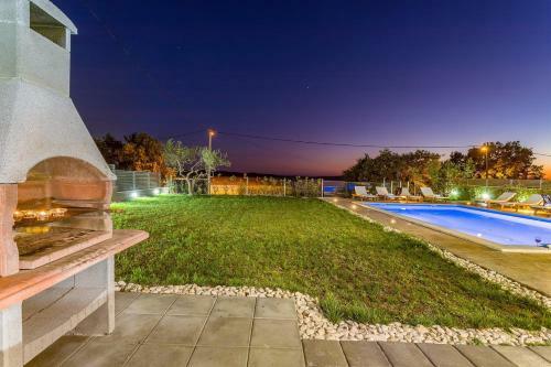 Seaview Villa Stanka With Pool And Attached Jacuzzi