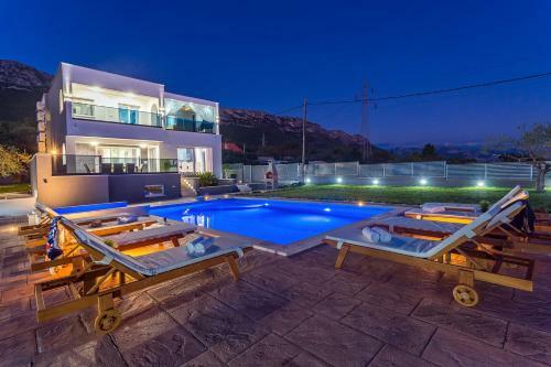 Seaview Villa Stanka With Pool And Attached Jacuzzi
