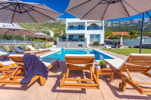 Seaview Villa Stanka With Pool And Attached Jacuzzi