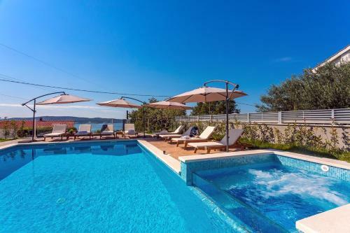 Seaview Villa Stanka With Pool And Attached Jacuzzi