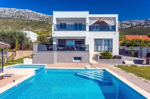 Seaview Villa Stanka With Pool And Attached Jacuzzi