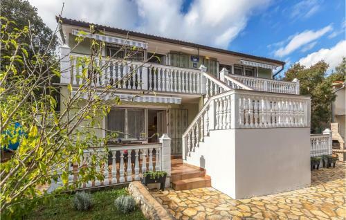 Beautiful Apartment In Pavicini W/ 1 Bedrooms