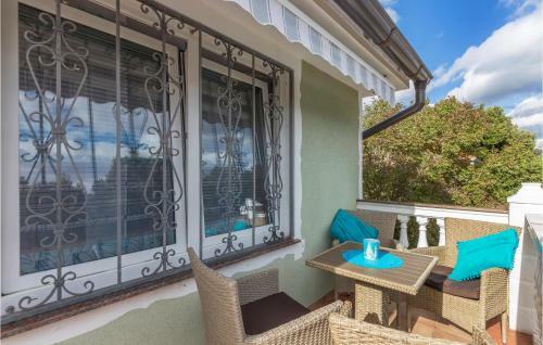 Beautiful Apartment In Pavicini W/ 1 Bedrooms