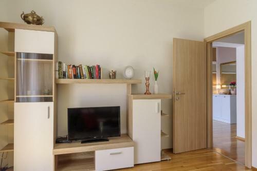 Apartment Vana - 400 M From Beach