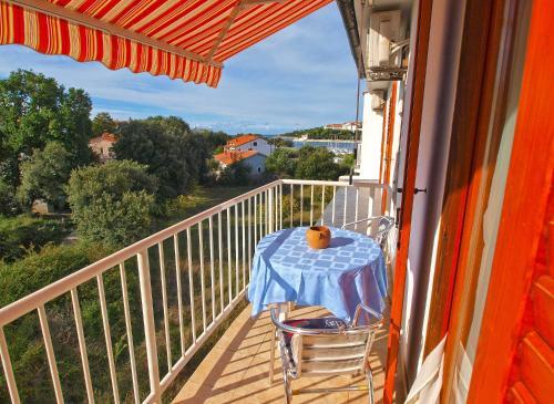 Apartments By The Sea 750