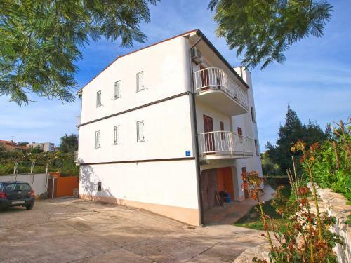 Apartments By The Sea 750