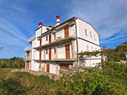 Apartments By The Sea 750