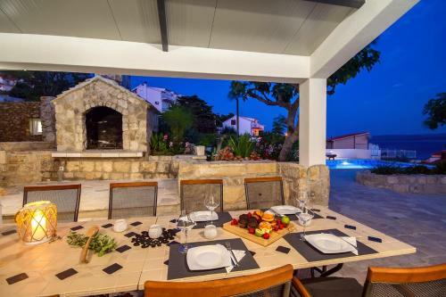 Villa Dasianda - Only 90 M From The Beach, Private 30msq Heated Pool