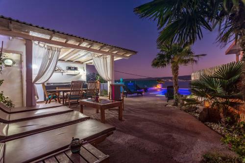 Villa Casa Del Mar In Stani?i With Sea Views
