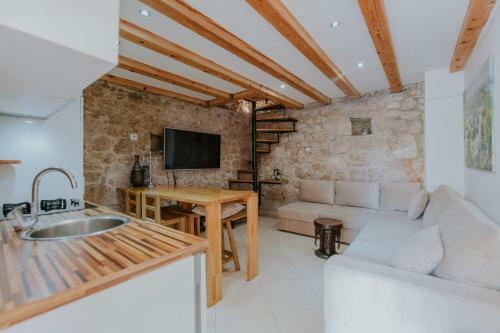 Villa Casa Del Mar In Stani?i With Sea Views