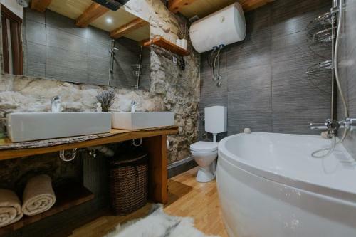 Villa Casa Del Mar In Stani?i With Sea Views