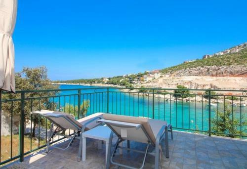 Apartments Bobi - 10 M From The Sea