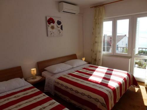 Apartments Nediljka-80m From Sea