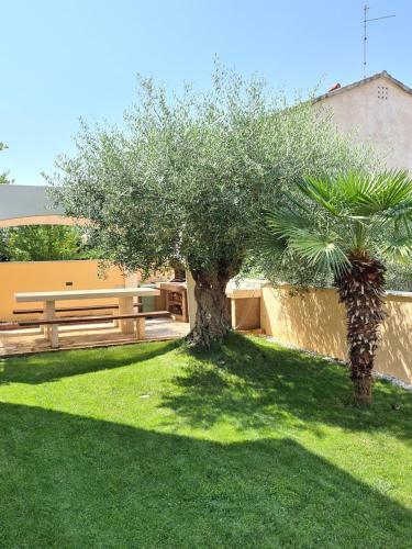 Viktorov Comfortable 2-bed Apartment