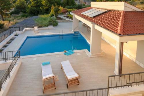 Villa Primortic - 7 Bedroom Villa - Great Pool Area - Perfect For Larger Groups