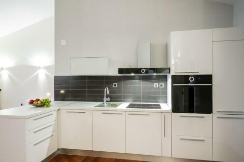 Villa Primortic - 7 Bedroom Villa - Great Pool Area - Perfect For Larger Groups
