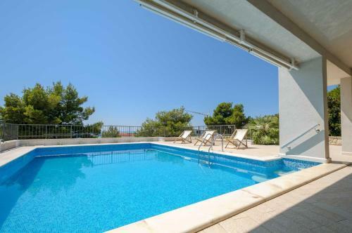 Villa Primortic - 7 Bedroom Villa - Great Pool Area - Perfect For Larger Groups