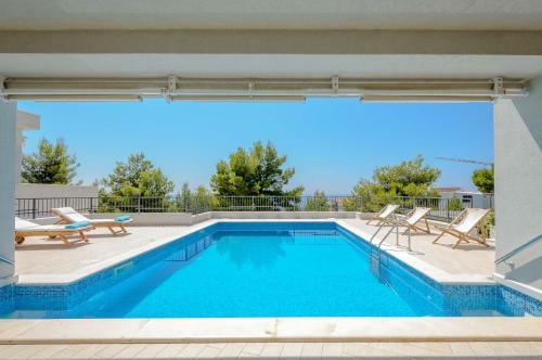 Villa Primortic - 7 Bedroom Villa - Great Pool Area - Perfect For Larger Groups