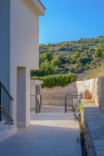 Villa Primortic - 7 Bedroom Villa - Great Pool Area - Perfect For Larger Groups