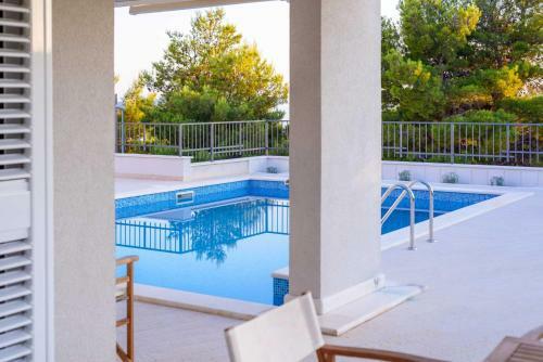 Villa Primortic - 7 Bedroom Villa - Great Pool Area - Perfect For Larger Groups