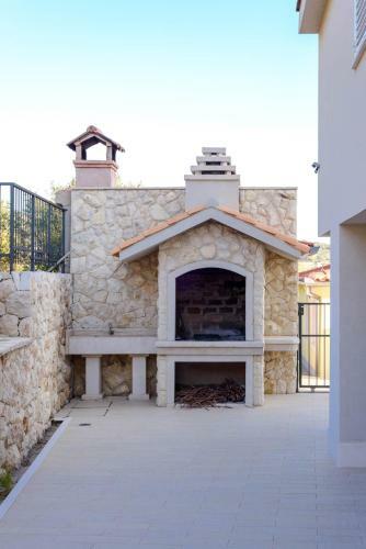 Villa Primortic - 7 Bedroom Villa - Great Pool Area - Perfect For Larger Groups