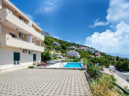 Comfortable Apartment In Celina With Swimming Pool