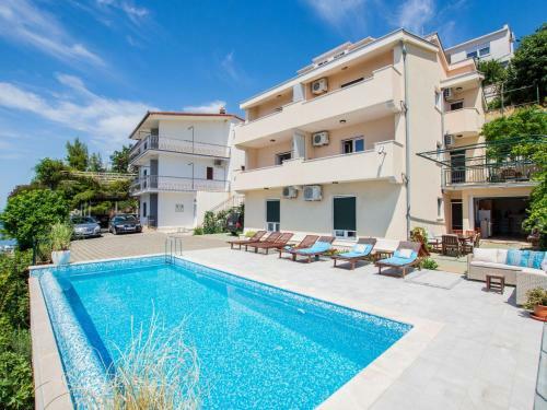 Comfortable Apartment In Celina With Swimming Pool