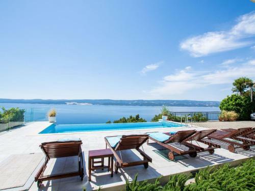 Comfortable Apartment In Celina With Swimming Pool