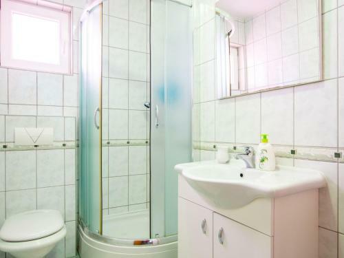 Comfortable Apartment In Celina With Swimming Pool