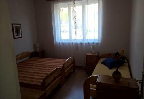 Apartment Zarko - 20 M From Beach