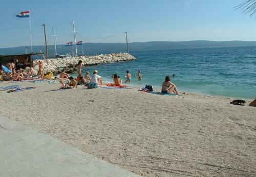 Apartment Zarko - 20 M From Beach