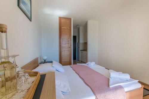 Apartments Maras