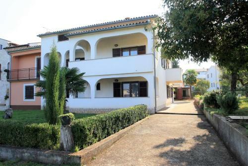 Hostal Apartments Livio Stranici
