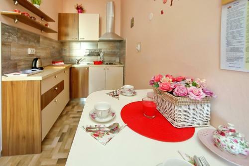 Apartment Mladen - With Balcony
