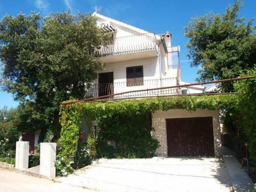 Apartments Jerimih - 120 M From Sea
