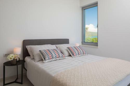 Luxury Design Beach Front Apartment