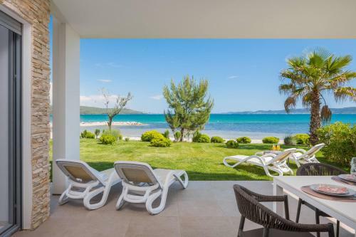 Luxury Design Beach Front Apartment