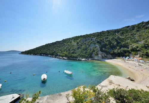Apartments Ljuba - 200m From Beach