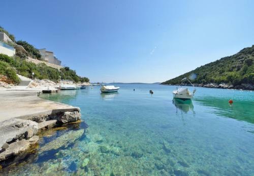 Apartments Ljuba - 200m From Beach