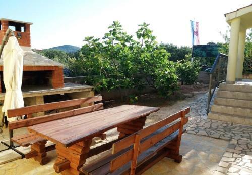 Apartments Ljuba - 200m From Beach