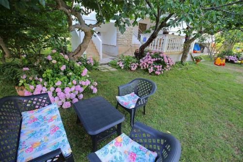 Apartments Vera - 150 M From Sea