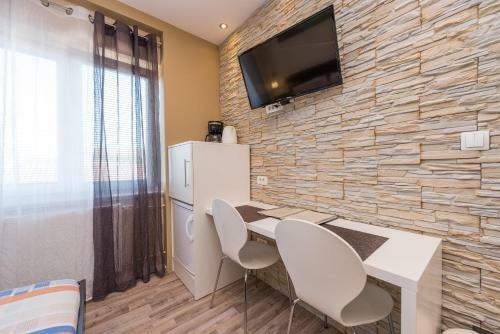 Hostal Apartments Tomo - Open Pool