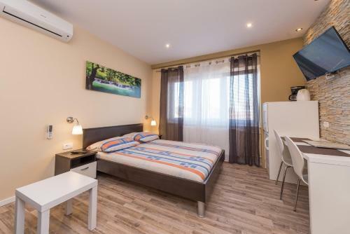 Hostal Apartments Tomo - Open Pool