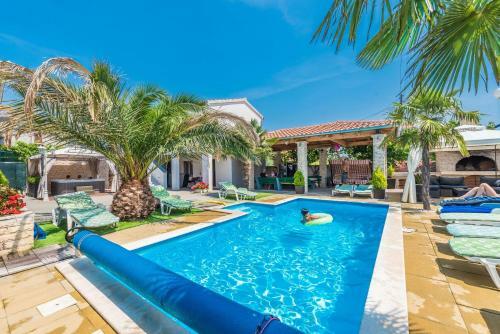 Hostal Apartments Tomo - Open Pool