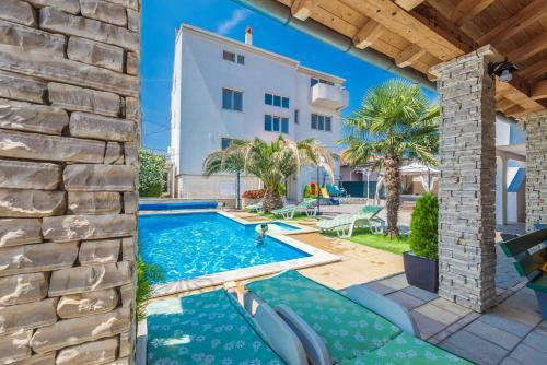 Hostal Apartments Tomo - Open Pool