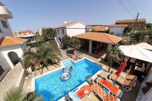 Hostal Apartments Tomo - Open Pool