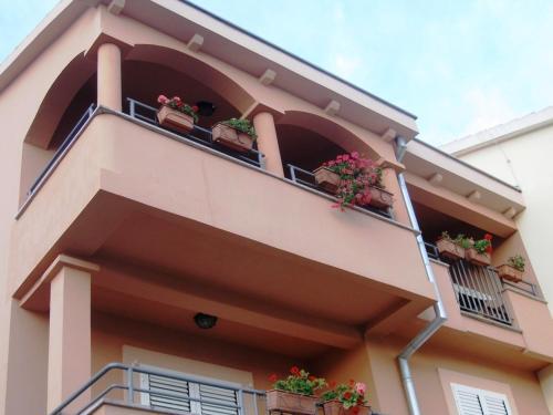 Apartment In Suko?an With Balcony, Air Conditioning, Wifi (4941-5)